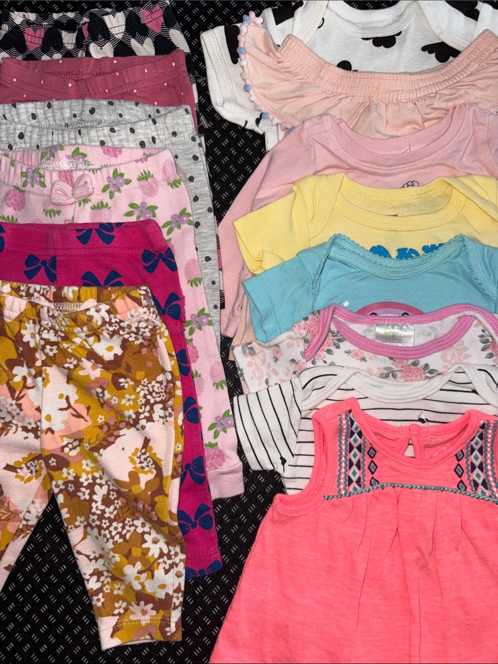 🛍 PRETTY Little GIRLS ( BUNDLE OF 14 ) / 8 TOPS and 6 BOTTOMS SIZE 0- 3 MONTHS 🛍